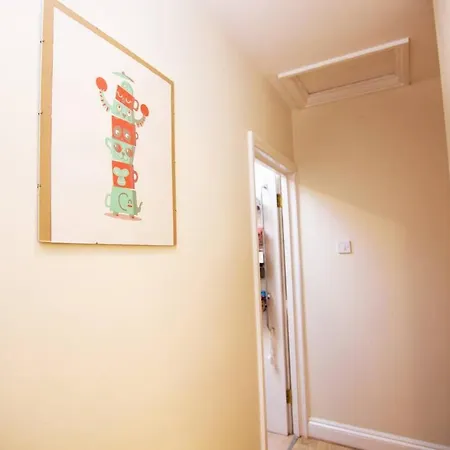 Апартаменты Bright 1Bed Apt Between City Centre / Ashton Gate *