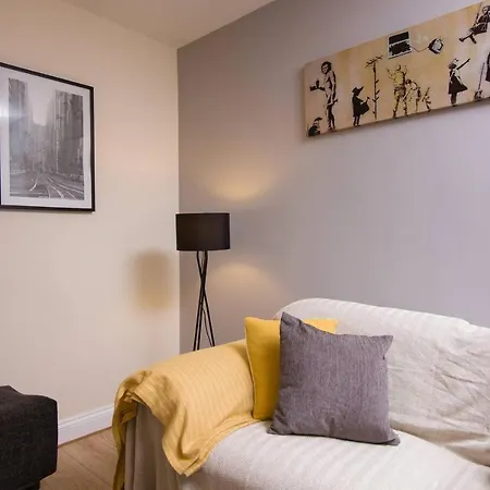 Bright 1Bed Apt Between City Centre / Ashton Gate דירה בריסטול